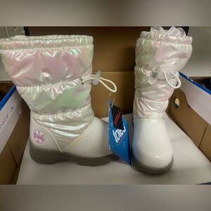 Totes Kids Shimmering White Snow Boots
